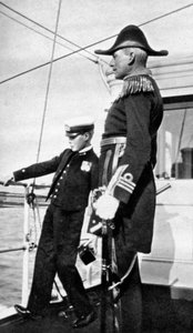 Prinz Edward 1894-1972, der zukünftige König Edward VIII., mit Sir Charles Cust, 1908 von Queen Alexandra