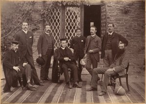 Schulleiter und Lehrer der Bishop Cotton School, Shimla (Vorderseite) von Raja Deen Dayal
