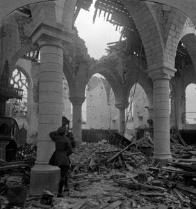 Kirche in Ruinen, Richebourg, Frankreich, Erster Weltkrieg, 1914-1918
