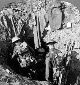 Deutscher Unterstand, erobert im Vormarsch bei Bapaume, Frankreich, Erster Weltkrieg, 1914-1918 von Realistic Travels Publishers