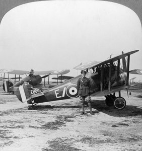 Sopwith Camel Flugzeug bereit für eine Patrouille über die deutschen Linien, Erster Weltkrieg, um 1917-1918