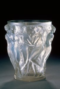 Bacchantes Vase aus opaleszierendem Glas, ca. 1920, von Rene Lalique (1860-1945). Frankreich, 20. Jahrhundert von Rene Jules Lalique