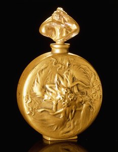 Rosace-Figuren auf einer Duftflasche von Rene Jules Lalique