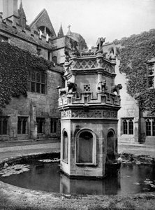 Brunnen in den Kreuzgängen der Newstead Abbey, Nottingham, 1902-1903