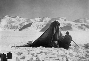 Dr. Wilson zeichnet am Beardmore-Gletscher, 13. Dezember 1911, 1913