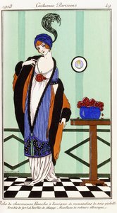 Pariser Kleidung: Weiße Charmeuse-Robe mit violetter bestickter Seidentunika von Robert Pichenot