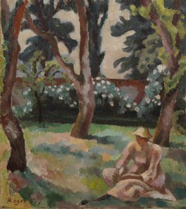 Obstgarten, Frau sitzt in einem Garten
