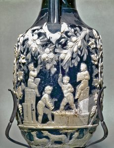 Kleine Amphore, genannt blauer Krug, zeigt Eros bei der Weinlese von Roman