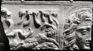 Relief, das Jona und den Wal darstellt, aus der Katakombe der St. Priscilla, Rom