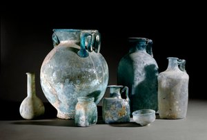 Römische Kunst: Töpfe, Dekanter, Becher, Vasen und Gläser aus Pompeji (1. Jahrhundert) von Roman