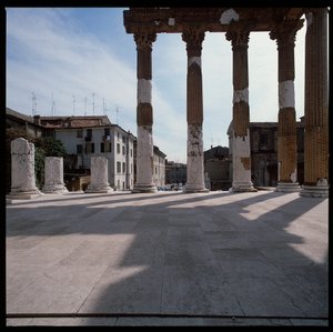 Römische Kunst: Ansicht des Kapitols (Capitolium), 73 n. Chr., Brescia, Italien von Roman