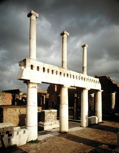 Ansicht des Portikus des Forums von Roman