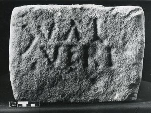 Jahrhundertstein von Valerius Versus, 43-410 n. Chr.