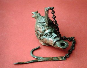 Hängende Öllampe in Form eines afrikanischen Kopfes, aus Belkis (heute Zeugma), Türkei