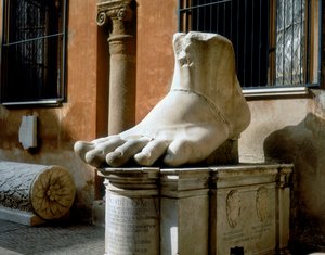 Linker Fuß, vom Koloss von Konstantin (Marmor) von Roman Roman