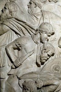 Römische Kunst: Römischer Krieger hält den Kopf eines feindlichen Kriegers zwischen den Zähnen (Abguss von 1862) von Roman Roman