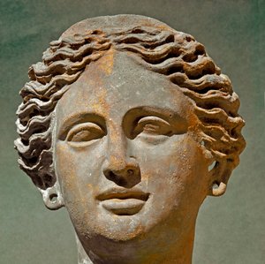 Römische Kunst: Porträt einer Frau. Terrakottaskulptur aus der republikanischen Ära. 6.-1. Jahrhundert v. Chr. Cagliari, Museo Archeologico Nazionale, Sardinien, Italien von Roman Roman