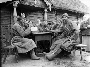 Versammlung russischer Bauernältester in einem Mirskoi Skhod von Russian Photographer