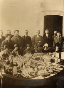 Russische Kronjuwelen und Fabergé-Eier für den Verkauf im Ausland vorbereitet