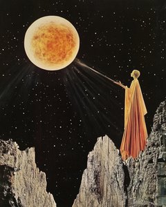 Figur Unter Kosmischem Mond von Samantha Hearn