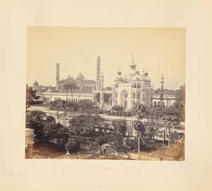 Lucknow; Blick von der Terrasse des Hooseinabad Emambara von Samuel Bourne