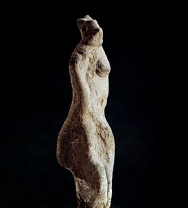 Nuragische Kultur (Nuraghi) Sardinien: Kalkstein-Statuette der Venus steatopygic (unterer Rückenform) (Venus von Macomer), aus Macomer, nahe Nuoro. Datierung aus der pränuragischen Zeit (25.-18. Jahrhundert v. Chr.). Eneolithikum. Cagliari, Museo Nazionale von Sardinia Nuragic Civilization