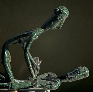 Nuragische Kultur (Nuraghi) Sardinien: Skulpturengruppe aus Bronze-Ringern. Vom Monte Arcosu. 8.-7. Jahrhundert v. Chr. Cagliari, Museo Nazionale Archeologico, Sardinien, Italien von Sardinia Nuragic Civilization
