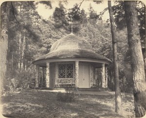 Pavillon im Wald bei Moskau