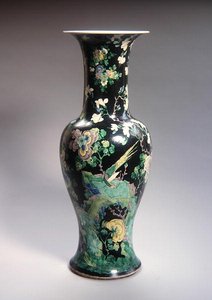 Große Famille Noire Yen Yen Vase, Kangxi-Periode (1662-1722)
