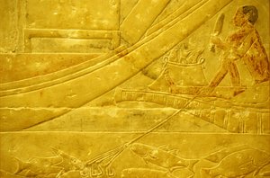 Altes Ägypten, Wandmalerei, Mastaba/Grab des Idout, Saqqara, 2323-2150 v. Chr., Ein Fischer schuppt Fische und hält einen vierzackigen Speer