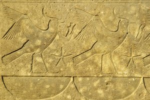 Altes Ägypten, Wandmalerei/-schnitzerei, Kiebitze, die die verschiedenen Stämme Ägyptens darstellen, Karnak-Tempel, Luxor