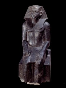 Antike ägyptische Kunst: Statue von König Sesostris III. Dioritskulptur um 1870 v. Chr. (12. Dynastie, ca. 1963-1786). Aus Medamoud (Ägypten). Höhe: 1,200 m. Paris, Musee Du Louvre