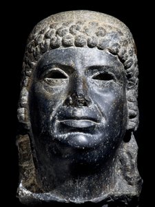 Kopf von Kleopatra III., Basaltskulptur. Ägyptische Zivilisation, Ptolemäische Zeit, 2. Jahrhundert v. Chr.