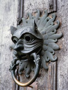 Durham Cathedral Sanctuary Knocker, Kopie des bronzenen Originals aus dem 12. Jahrhundert (Foto) von School English
