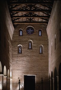 Ansicht der Rückfassade der Kirche von Saint Vincent und Saint Anasthasus, Abtei der Drei Brunnen