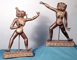 Zwei Figuren von Dakinis (Bronze)