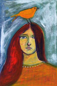 Frau und Oranger Vogel