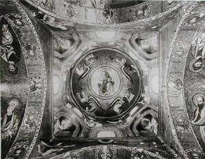 Detail der Kuppel mit dem Christus Pantokrator im Zentrum