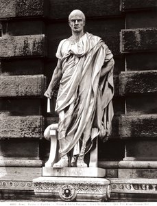 Statue von Emilio Papiniano (Marmor)