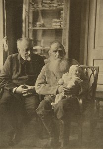 Russischer Autor Leo Tolstoi mit seinem Schwiegersohn und seiner Enkelin, Russland, ca. 1905-1906 von Sophia Andreevna Tolstaya