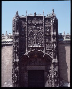 Gotische Kunst Isabelin: Fassade des Kollegs San Gregorio (1488-1496) Valladolid, Spanien.