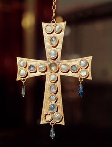Anhänger-Kreuz von der Votivkrone eines Westgotenkönigs, aus dem Schatz von Guarrazar von Spanish School