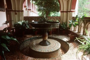 Der Templete oder Glorieta-Brunnen, 1405 von Spanish School