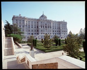 Blick auf den Königspalast (1738-1755) (Fotografie) von Spanish School