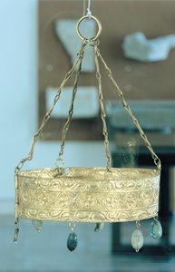 Votivkrone aus dem Schatz von Guarrazar (Gold & Edelsteine) von Spanish School