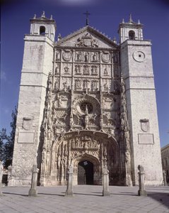 Westfassade der Kirche San Pablo, erbaut im 15.-17. Jahrhundert