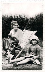 Gladys Cooper 1888-1971, englische Schauspielerin, mit ihrer Tochter Joan, frühes 20. Jahrhundert