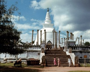 Ansicht der Thuparamaya Dagoba