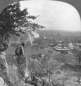 Gesamtansicht von Mandalay, Burma, mit der Festungsmauer, 1908