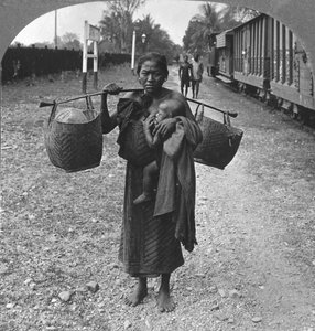 Shan-Frau und Kind, Oberburma, 1908 von Stereo Travel Co
